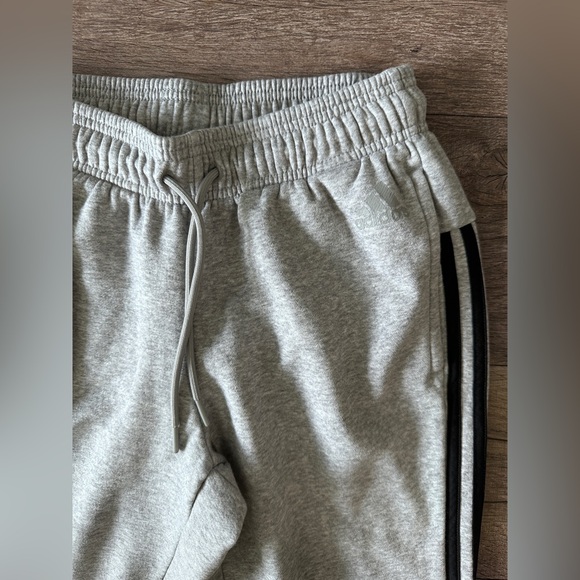 Adidas 3 stripes fleece women’s pants - Picture 3 of 6